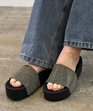 APOM ラインストーンリカバリーサンダル