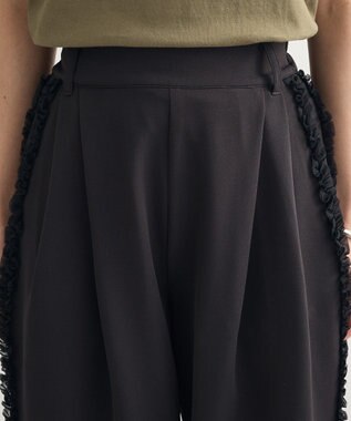 Green Parks ・ｓｗｉｎｇ　ｂｙ　サイドフリルワイドパンツ Black