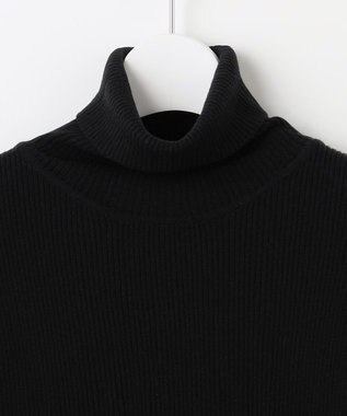 Feroux パールボタン リブタートル ニット ブラック系