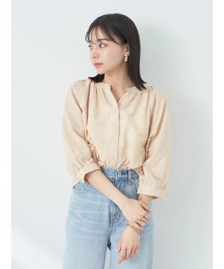earth music&ecology 刺繍ギャザーブラウス Beige