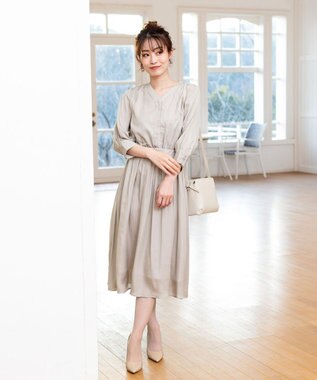 Tiaclasse L 【洗える】スタイルアップも叶うヴィンテージサテンワンピース グレージュ
