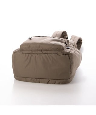 Y'SACCS ナイロン A4リュック　Sサイズ グレージュ