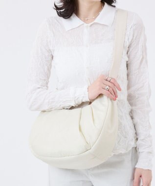 LeSportsac SHEEN LARGE CRESCENT/ホワイトマシュマロ ホワイトマシュマロ