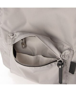 Y'SACCS ナイロン A4リュック　Sサイズ ライトグレー