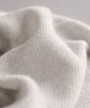AND WOOL 〈上質な素材と手仕事から生まれた優しいニット〉カシミヤ100%の細巾ストール / マフラー ライトグレー