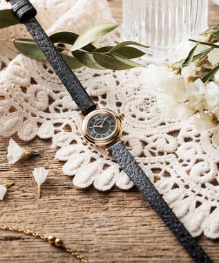 CITIZEN 【アンティークな雰囲気】小さくて可愛い 上品でおしゃれ　電池交換不要のエコ・ドライブ