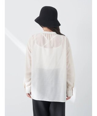 earth music&ecology シアーギャザーネックブラウス Ivory