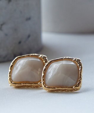 Tiaclasse カラースクエアピアス ゴールド×ブラウン