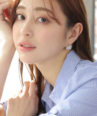 Tiaclasse カラースクエアピアス シルバー×オフホワイト