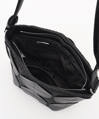 Y'SACCS サークルパッチショルダーバッグ ブラック