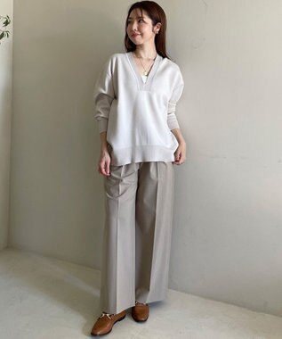 UNFILO スポンジニット ディープネック グレージュ