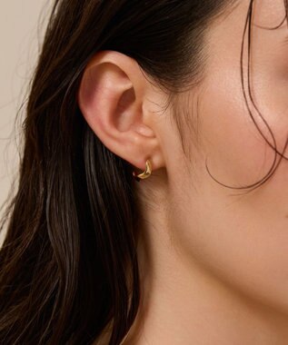 Phoebe 〈金属アレルギー対応〉リップルフープセラミックポストピアス　ゴールド/ニッケルフリー ゴールド