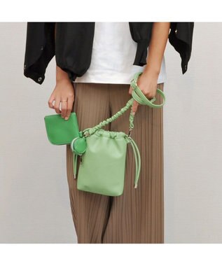 UNBILLION cachecache バンジーコード巾着スマホショルダー グリーン