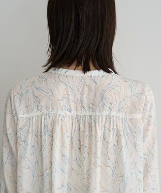 YECCA VECCA ラインフラワー柄ギャザーブラウス Ivory