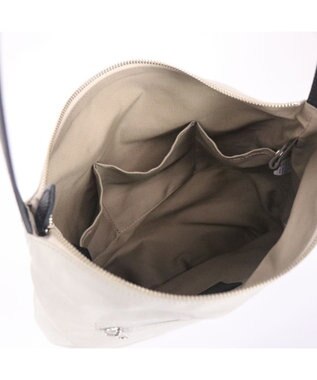 Regalo Felice 【超軽量 / A4サイズ対応 / 口元ファスナータイプ】ショルダー / REGALO IV(アイボリー)