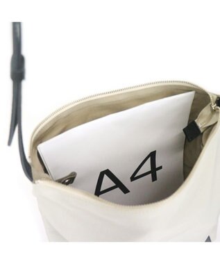 Regalo Felice 【超軽量 / A4サイズ対応 / 口元ファスナータイプ】ショルダー / REGALO IV(アイボリー)