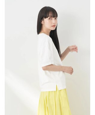 earth music&ecology フォルムスリーブ刺繍ロゴＴＥＥ Off White