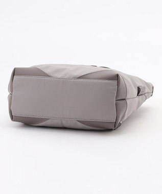 Y'SACCS アシメファスナーポケットリュック グレージュ