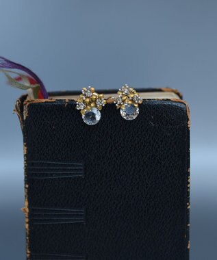 monshiro ウィンターコスモスグラスイヤリング ホワイト