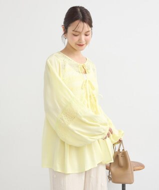 earth music&ecology レーヨンレースデザインシャツ Yellow