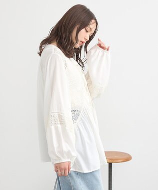 earth music&ecology レーヨンレースデザインシャツ Off White