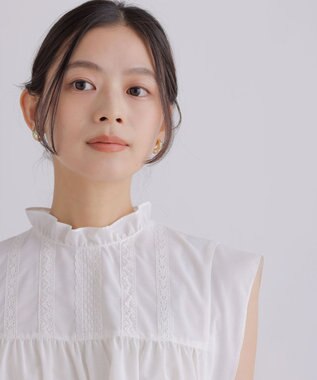 組曲 ソマルティボイル 襟フリルブラウス オフ系