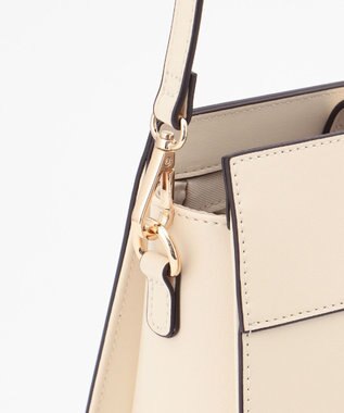 組曲 スクエアショルダー バッグ アイボリー系