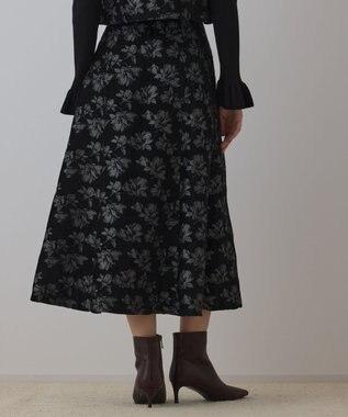 GRACE CONTINENTAL ラメフラワージャガードフレアスカート ブラック