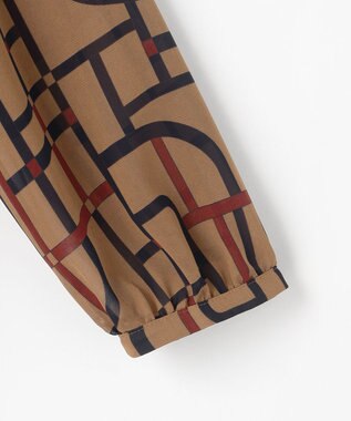 自由区 L 【17号サイズまで展開】ジオメトリックレトロプリント ブラウス ベージュベース