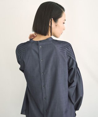 UNFILO シャンブレーデニム ショルダータックブラウス インディゴ