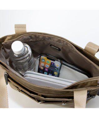 LA BAGAGERIE フロントポケット　スクエアナイロントート ベージュ