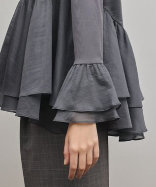 GRACE CONTINENTAL フレアカットトップ グレー