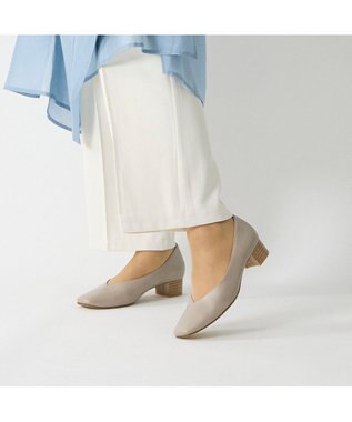 ing <ing>【WEB限定】【レイン対応】スクエアトゥVカットパンプス オーク