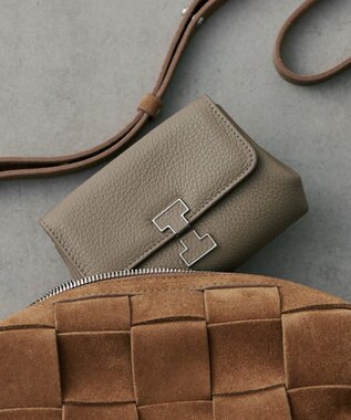 IACUCCI アバ ウォレット CERVO グレージュ