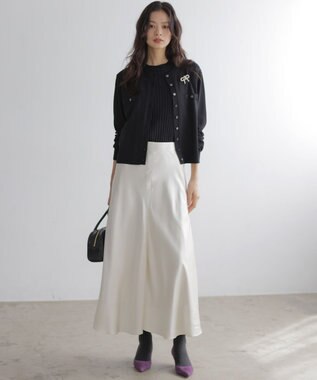 組曲 【WEB限定】サテンナロー スカート アイボリー系