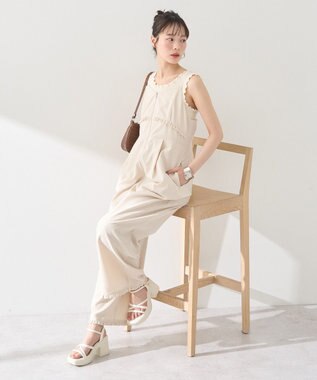 earth music&ecology ミニフリルフロントジップロンパース Ivory