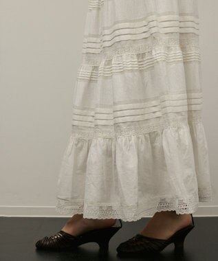GRACE CONTINENTAL ピンタックティアードスカート ホワイト