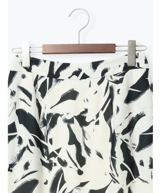 Te chichi 【2026年3月InRed掲載波瑠さん着用】ペイントパターンナロースカート オフホワイト