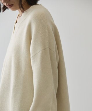 AMERICAN HOLIC カーブネックニットプルオーバー Ivory