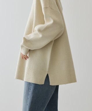 AMERICAN HOLIC カーブネックニットプルオーバー Ivory