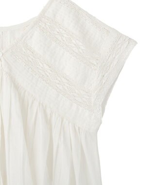 earth music&ecology 【WEB・一部店舗限定】【綿100％】レース＆ピンタックフレンチブラウス Off White