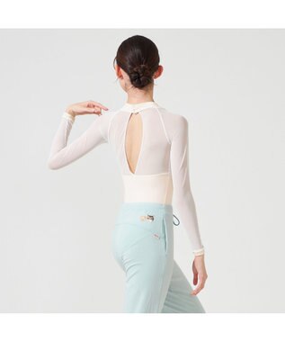 Chacott ◎【Nela ライン】ロングスリーブレオタード オフホワイト