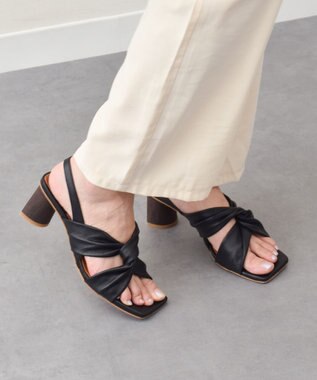 INTER-CHAUSSURES 【ANGEL ALARCON】スクエアトウクロスベルトサンダル