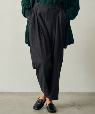 muuc リネンウールのスラックスパンツ