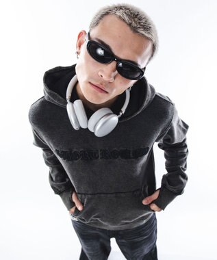 WEGO 【ユニセックス着用ITEM】コンパクトフィットロゴプルパーカー ブラックその他