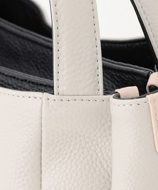 Y'SACCS シュリンクレザートート Sサイズ アイボリー