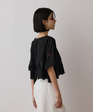 GRACE CONTINENTAL 刺繍ポンチョトップ ブラック