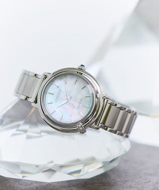 CITIZEN 【光発電 腕時計】マニッシュな端正さの中にフェミニンな要素を取り入れた2WAYモデル
