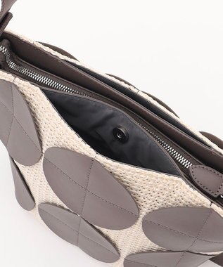 Y'SACCS サークルパッチショルダーバッグ アイボリー