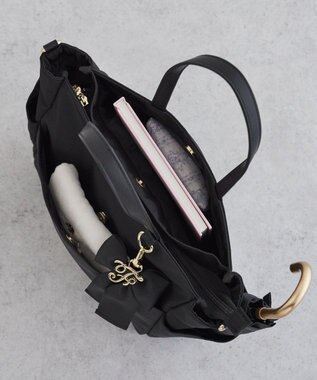 Maison de FLEUR 撥水加工リボンチャームマルチポケットトートS Black